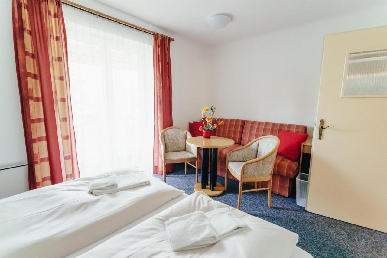 Hotel Gaestehaus Frank Velden am Wörthersee Esterno foto