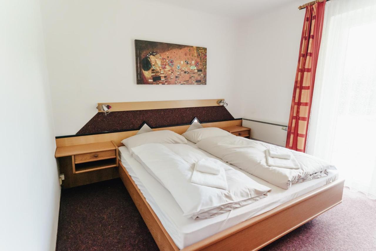 Hotel Gaestehaus Frank Velden am Wörthersee Esterno foto