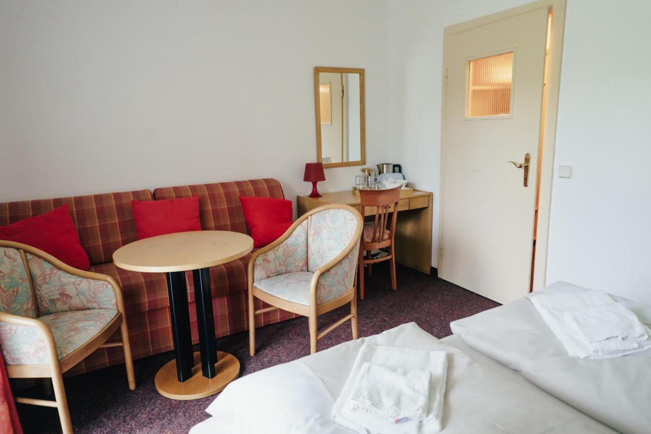 Hotel Gaestehaus Frank Velden am Wörthersee Esterno foto