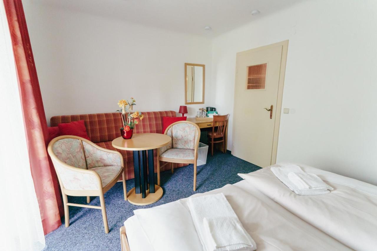 Hotel Gaestehaus Frank Velden am Wörthersee Esterno foto